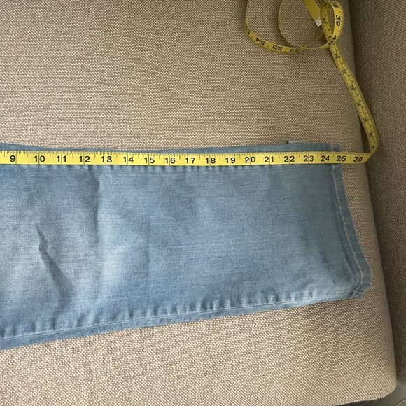 Santana Jeans Capris - Picture 4 of 8